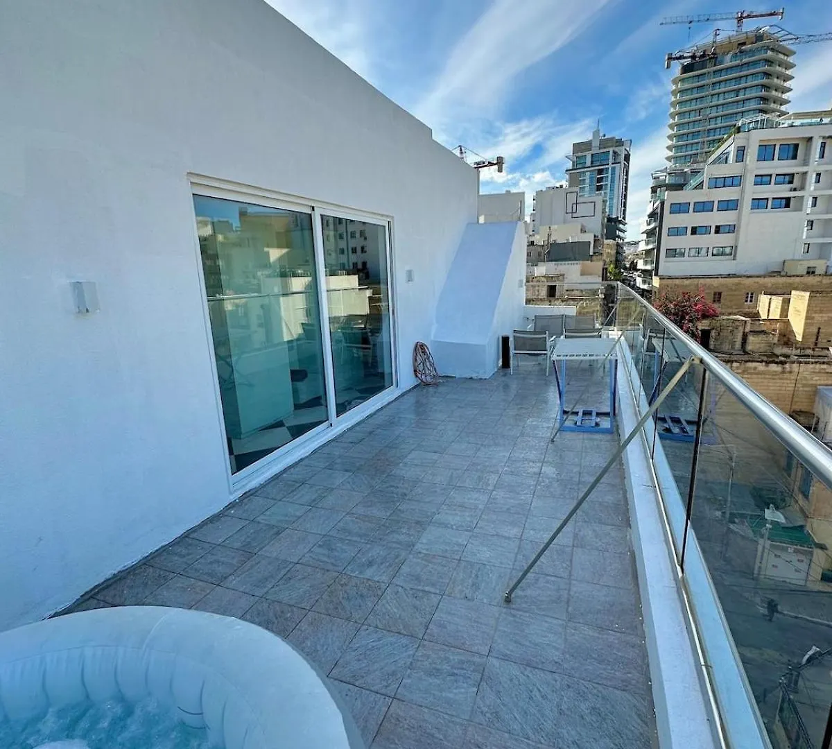 Paceville - Penthouse - Hot Tub & Sea View Roof San Ġiljan Appartement